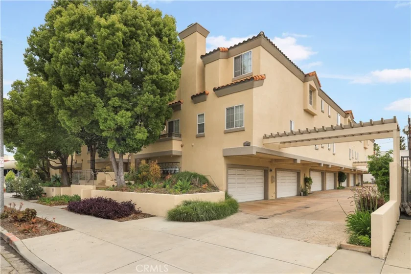 3536 Linden Avenue #2 photo 1