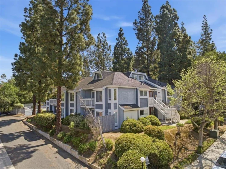 1564 Tanglewood Lane #18 photo 1