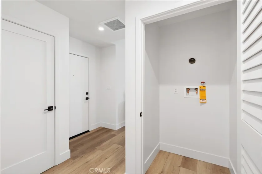 150 S Oak Knoll #103 photo 29