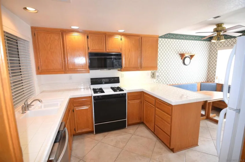 970 Somerset Court #Unit C photo 11
