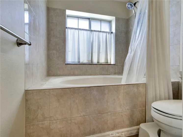 379 N Mentor Avenue #1 photo 7
