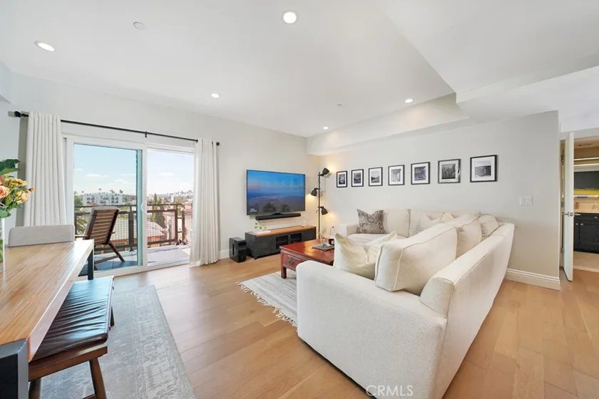 2939 Leeward Avenue #516 photo 34