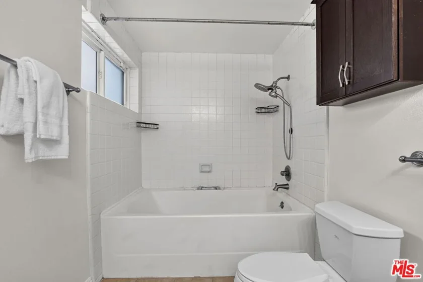 2677 Centinela Avenue #401 photo 27