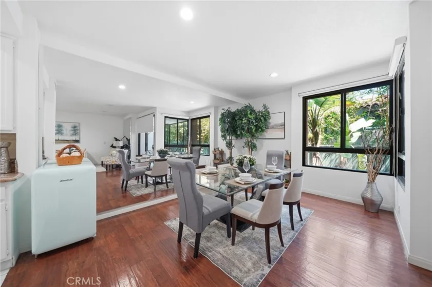 4477 Wilshire photo 4