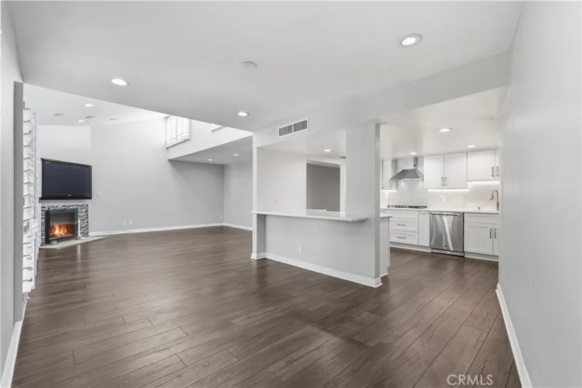 4542 Willis Avenue #302 photo 7