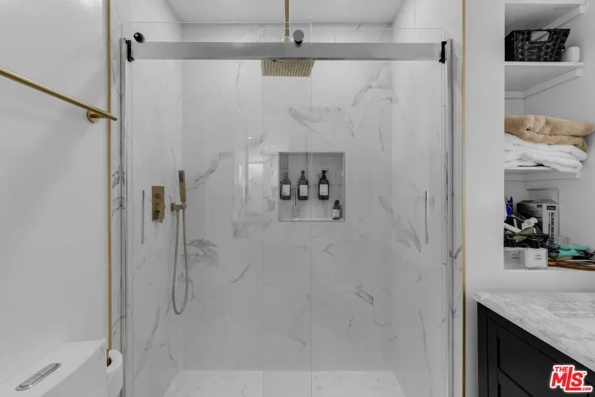 10747 Wilshire Boulevard #902 photo 8