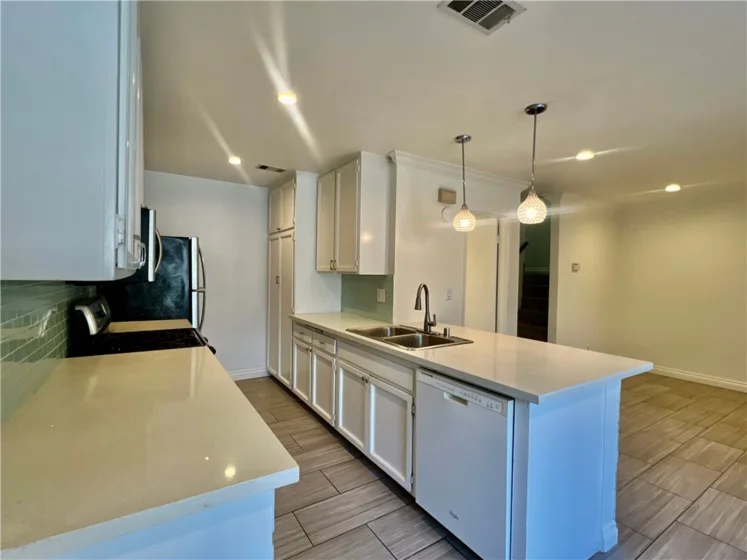 542 W Dunton #29 photo 11
