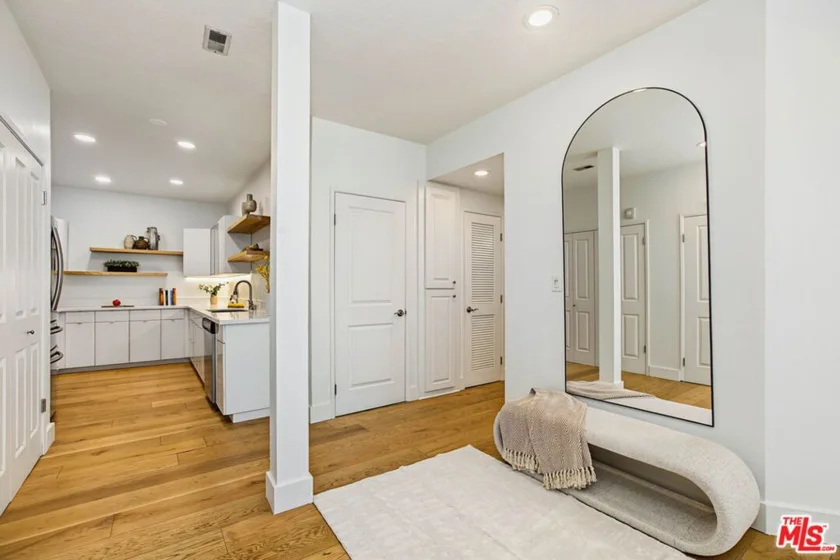 839 Larrabee Street #2 photo 5
