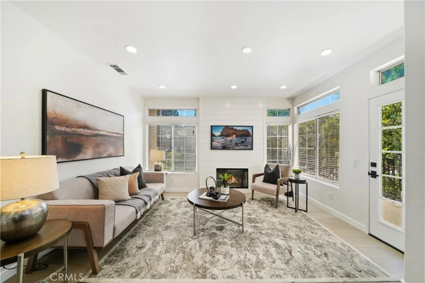 7 Montara Drive photo 1