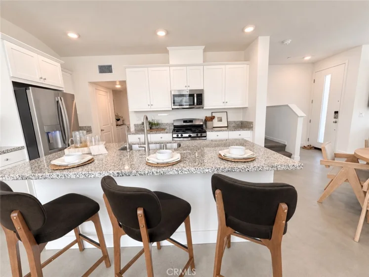 24557 Sonieta Court photo 5
