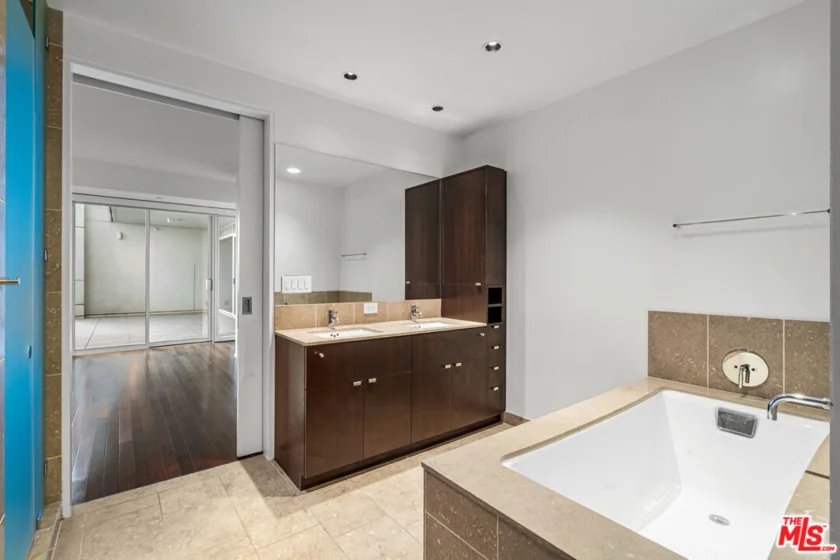6250 Hollywood Boulevard #4E photo 50