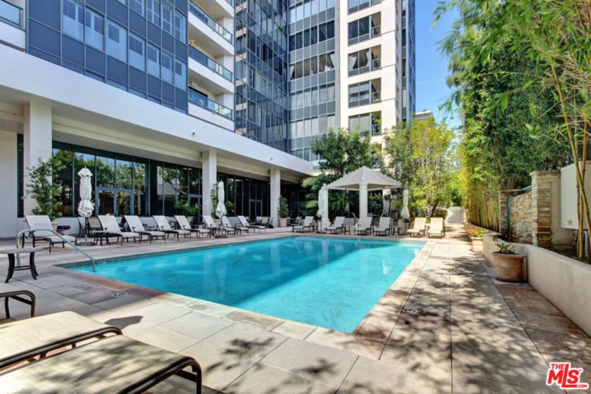 10724 Wilshire Boulevard #1501 photo 33