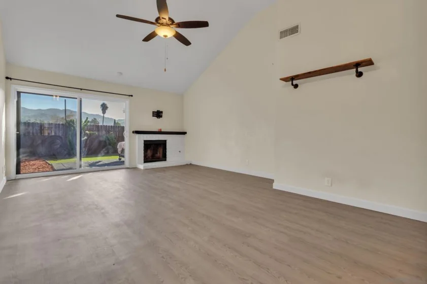 422 Devonshire Gln photo 2