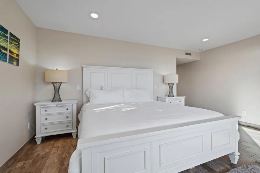 1177 Pacific Beach Drive ##A photo 25
