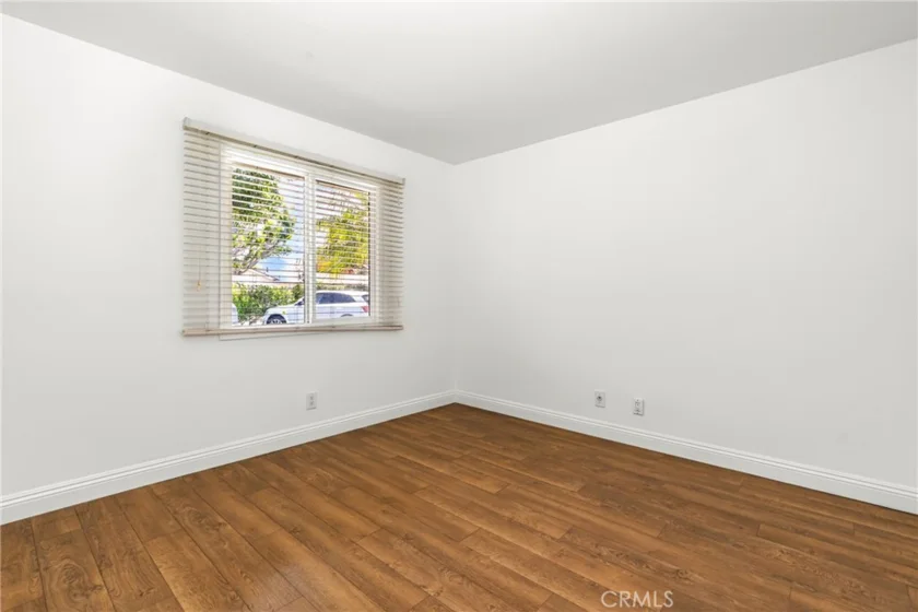 21A Tustin photo 8