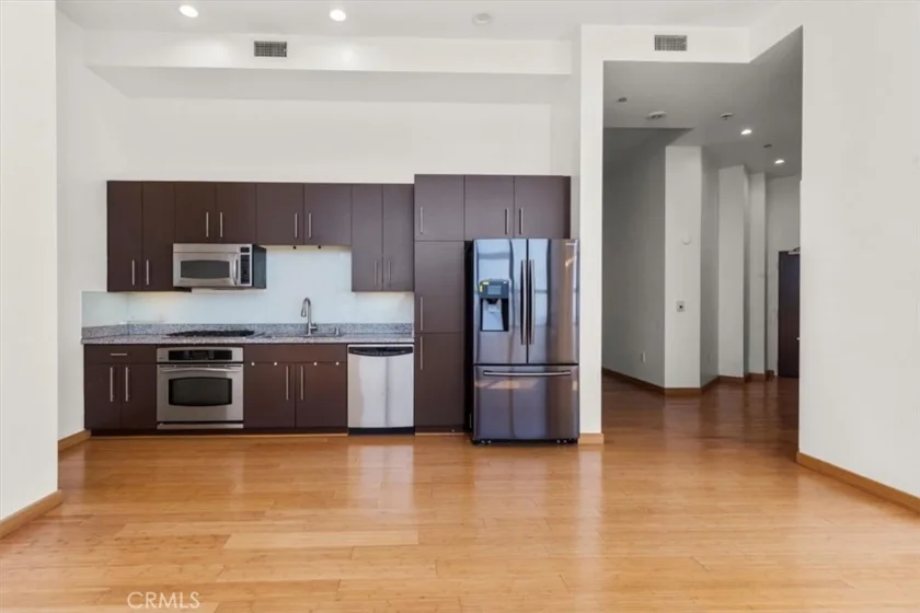 1100 Wilshire Boulevard #1812 photo 18