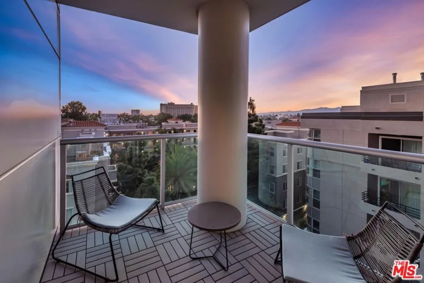 13700 Marina Pointe Drive #617 photo 6