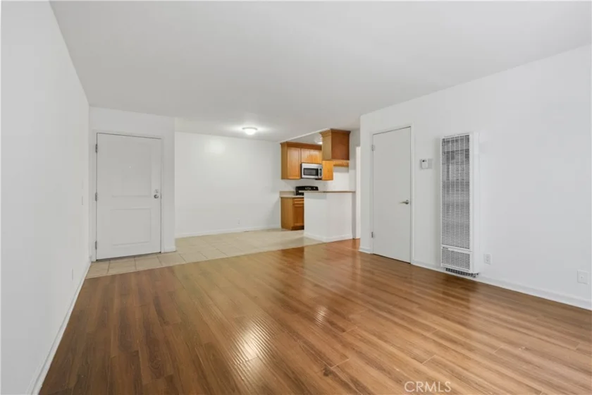 20327 Saticoy Street #102 photo 9