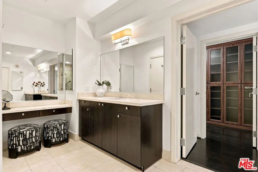 10800 Wilshire Boulevard #403 photo 45