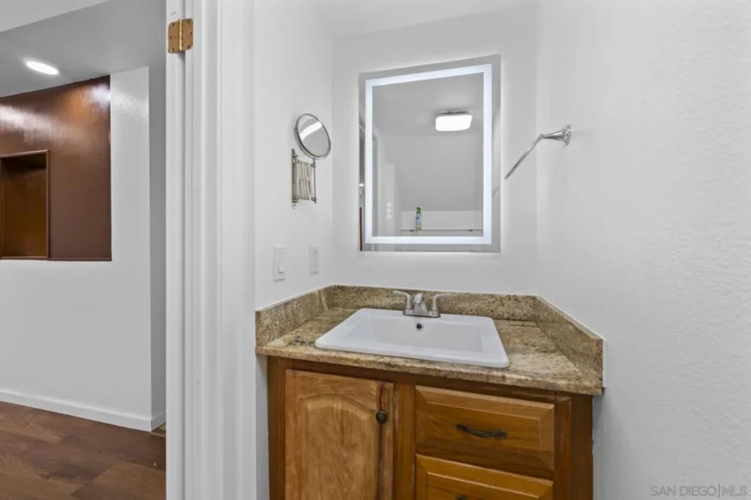 1512 Gustavo Street Unit B #B photo 8