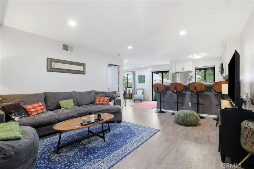 18530 Hatteras Street #337 photo 1