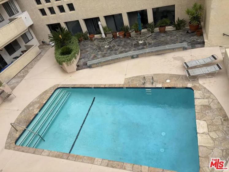 5310 Zelzah Avenue #303 photo 5