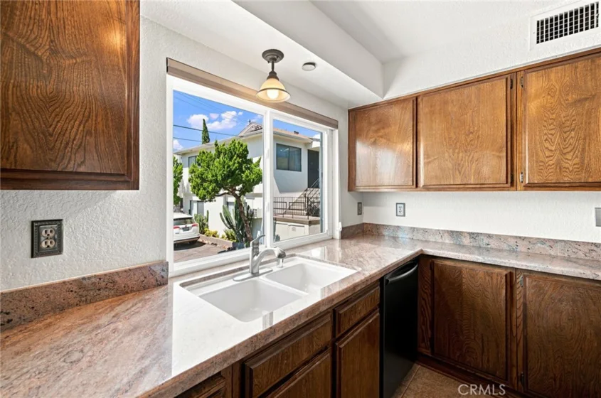 5706 Fair Avenue #104 photo 9