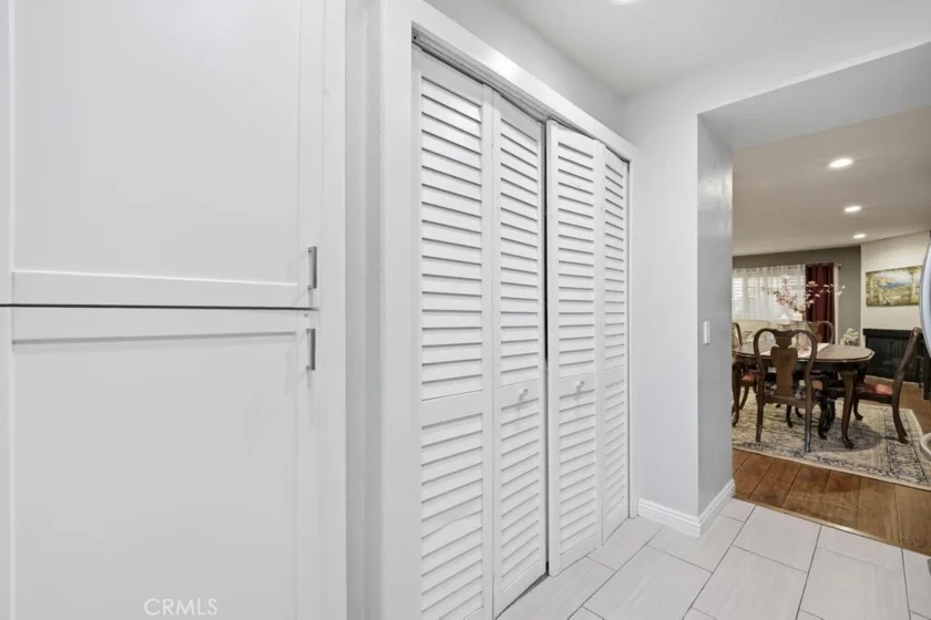1236 N Columbus #11 photo 12