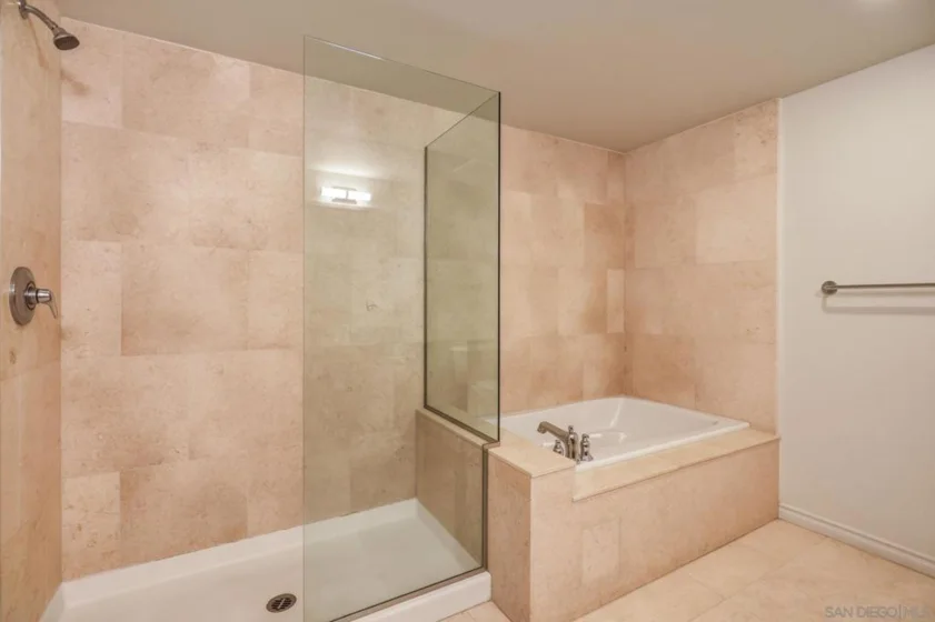 1431 Pacific Highway #411 photo 18