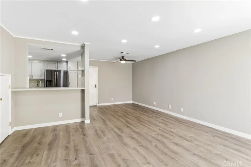9600 Sylmar Avenue #19 photo 11