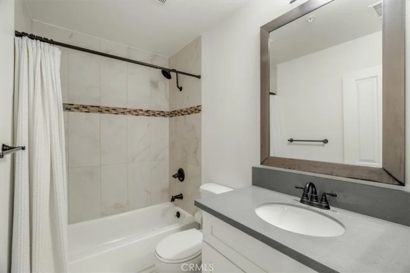 4561 Warner photo 26