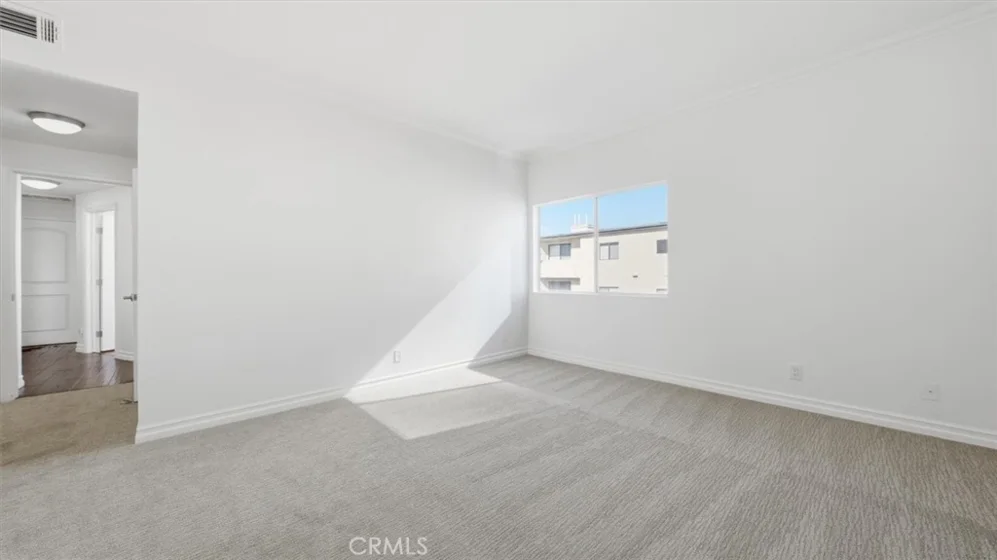 11822 Goshen Avenue #303 photo 4