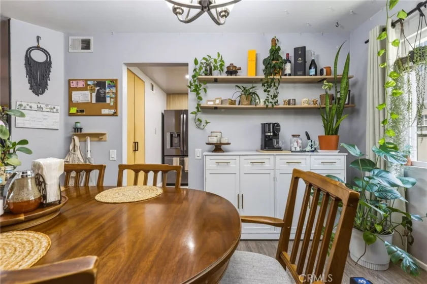 8927 Cedros #14 photo 9