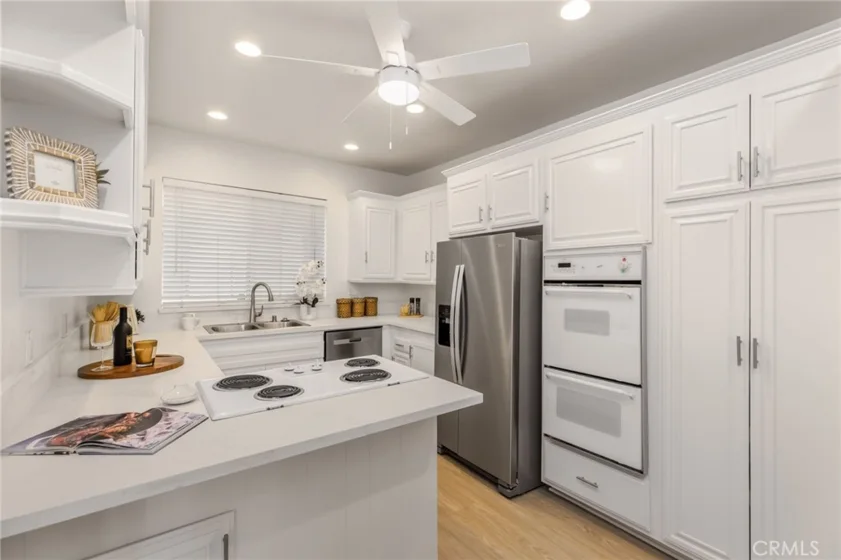 5216 Yarmouth Avenue #105 photo 7