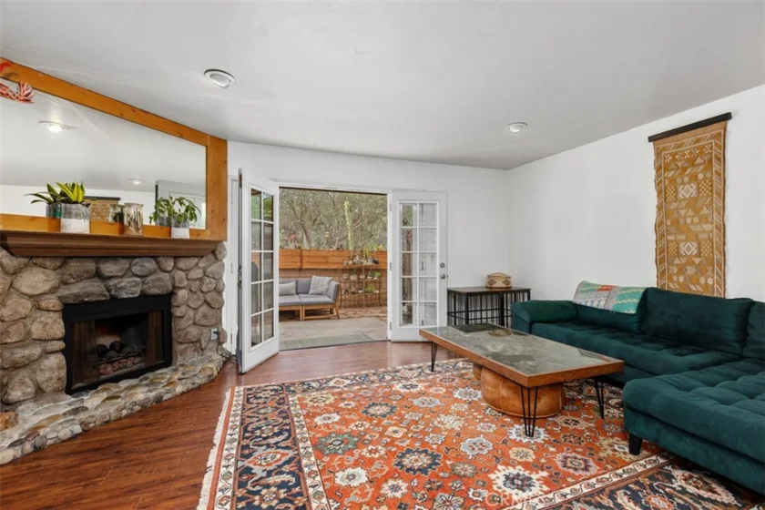 23821 Hillhurst Drive #4 photo 6