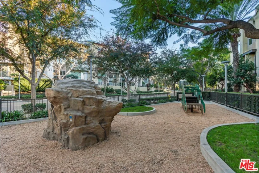 25 Delancy photo 37