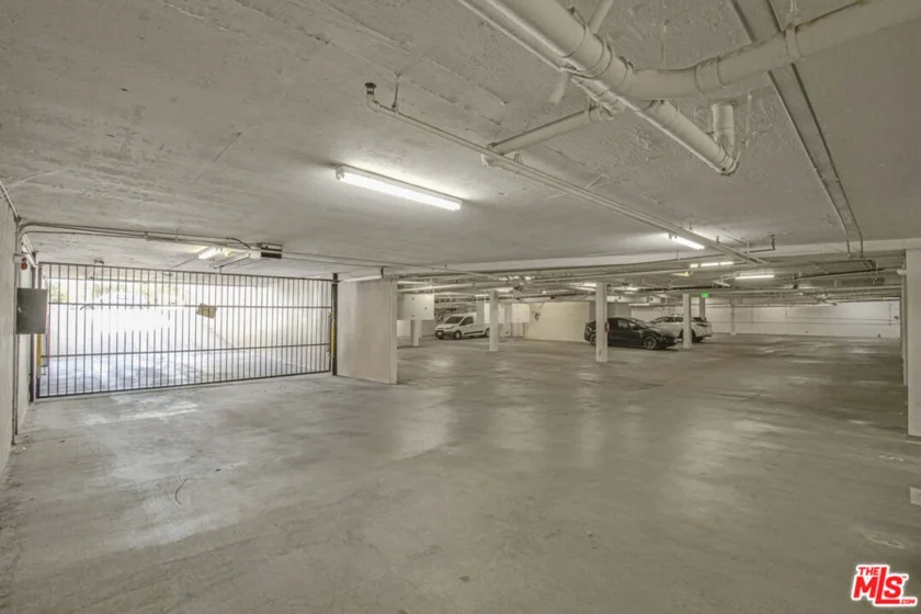 850 N Croft Avenue #103 photo 36