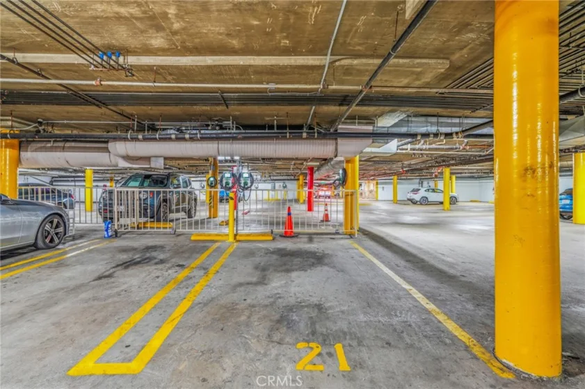 620 S Gramercy Place #211 photo 25