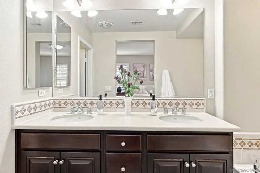 2733 Piantino Circle photo 23