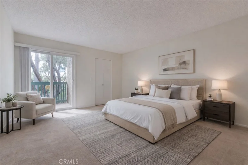 424 N Bellflower #101 photo 31