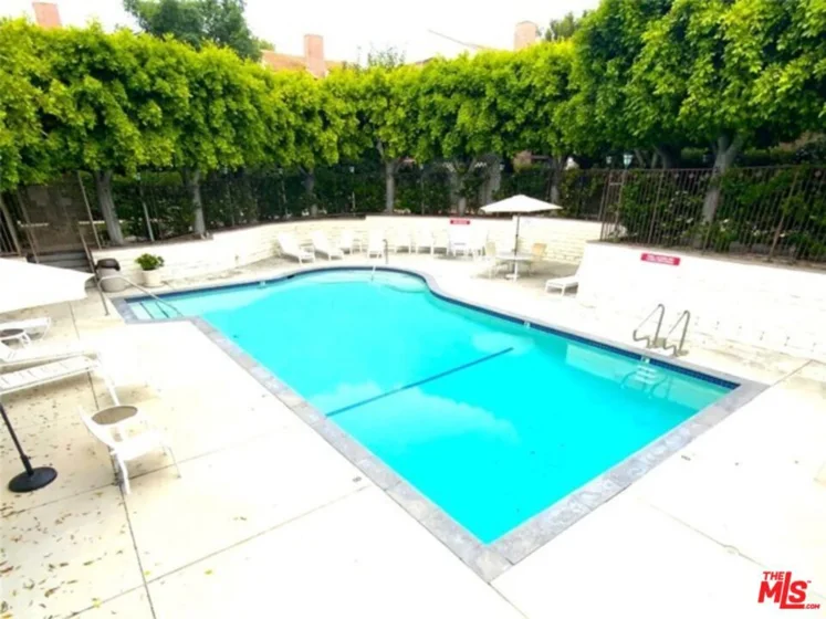17707 Magnolia Boulevard photo 39