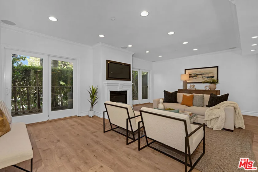 1838 Westholme Avenue #104 photo 12