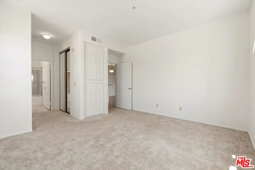 1522 S Saltair Avenue #206 photo 9