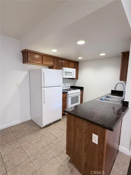 1144 W Blaine photo 16