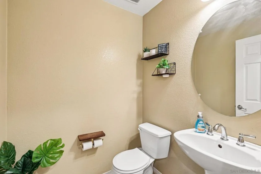 5444 Zeil Place photo 14