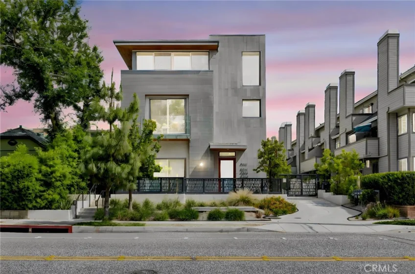 941 E California Boulevard #1 photo 1
