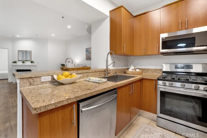 620 S Gramercy #338 photo 26