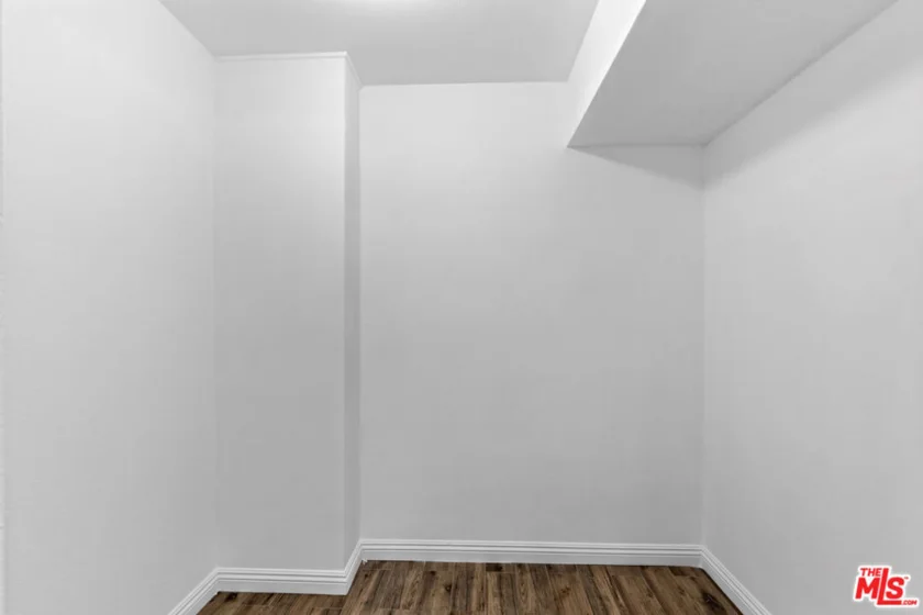 5320 Zelzah Avenue #214 photo 13