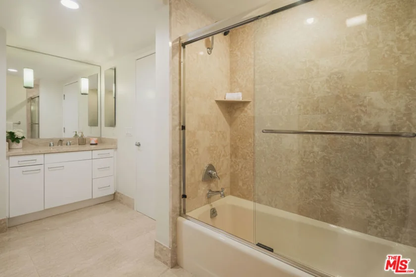 13600 Marina Pointe Drive #1605 photo 11