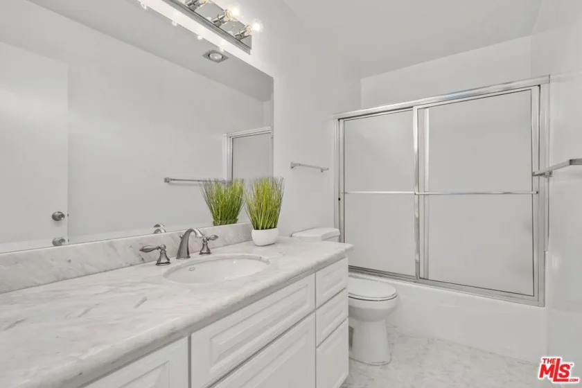 1211 Raintree Circle photo 6